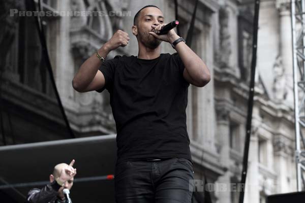 DISIZ - 2012-07-19 - PARIS - Parvis de l'Hotel de Ville - 